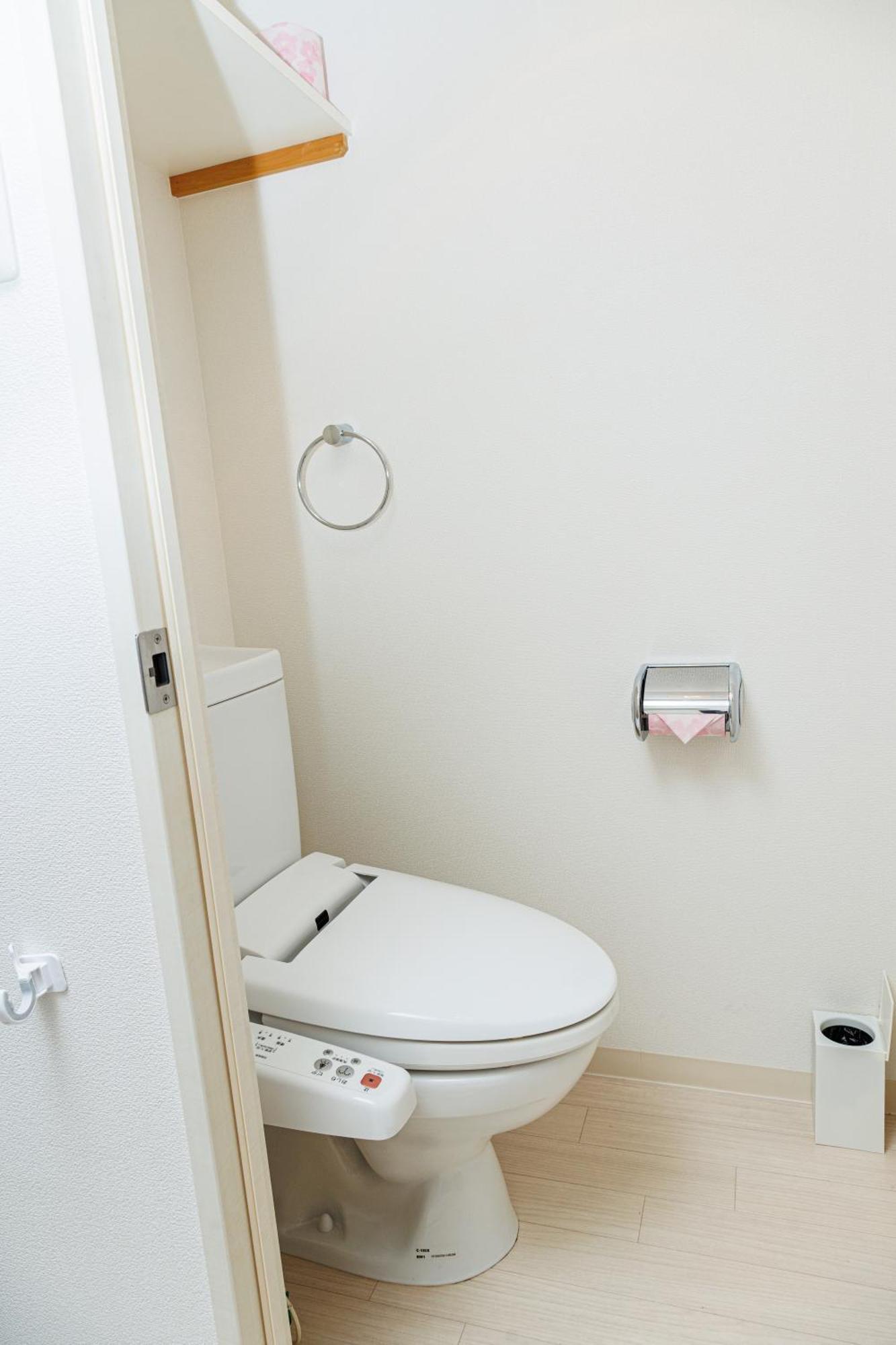 Apartemen Cocone House Twin Bedroom 2 Stops From Namba Station *